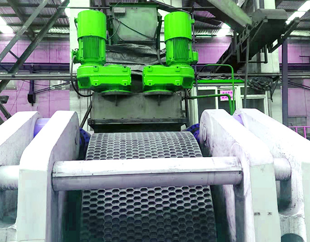 礦粉壓球機(jī)